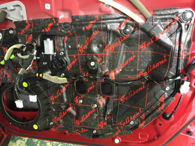 久しぶりの更新です汗 】マツダ デミオ スピーカー交換パイオニアGM